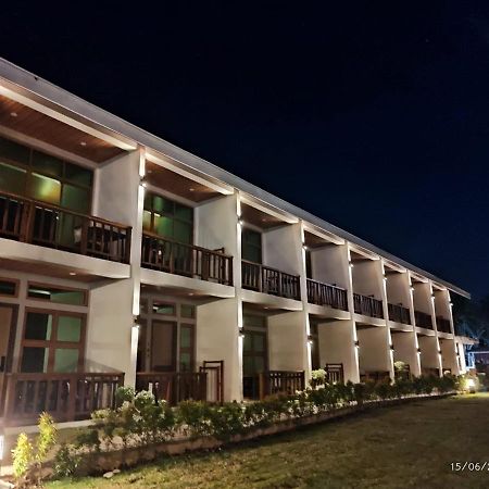 Bugnaw Si-E Beach Resort Bohol Buitenkant foto